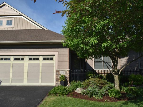 10726 Lyndale Bluffs Trail, Bloomington, MN 55420