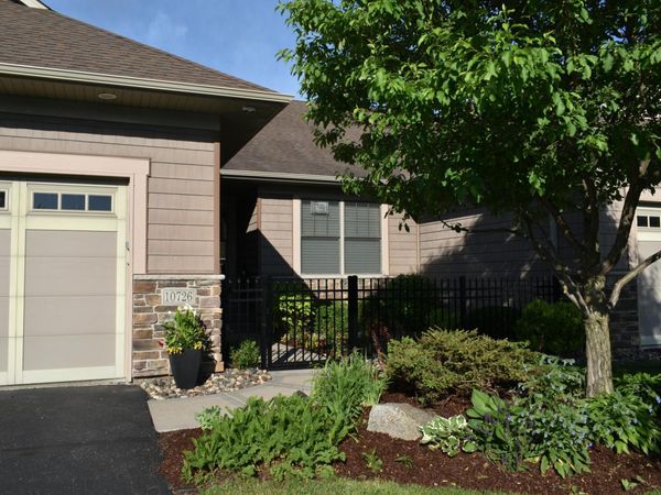 10726 Lyndale Bluffs Trail, Bloomington, MN 55420