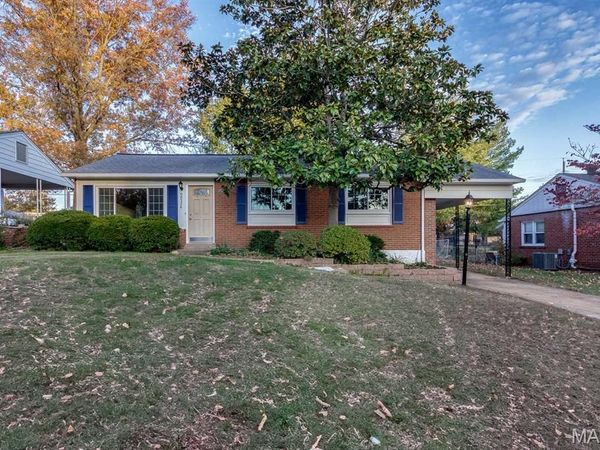 9932 Heatherton Drive, St Louis, MO 63123