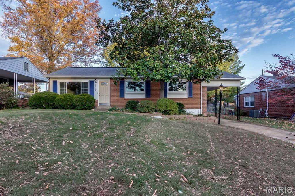 9932 Heatherton Drive, Saint Louis, MO 63123 Main Photo