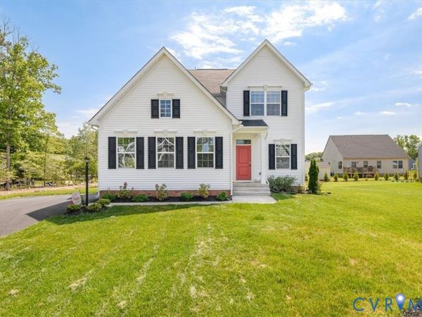 13507 Enon Oaks Place, Chester, VA 23836