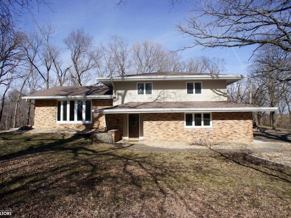 2695 Timberlane Road, Webster City, IA 50595