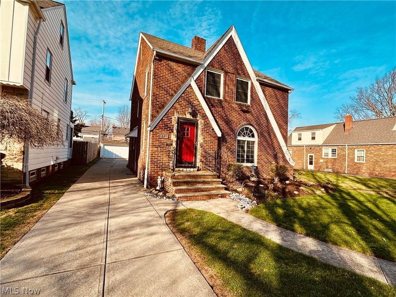 94 E 217th Street, Euclid, OH 44123 Photo 2