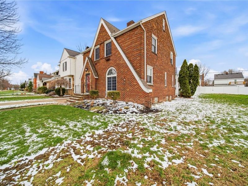 94 E 217th Street, Euclid, OH 44123 Photo 5