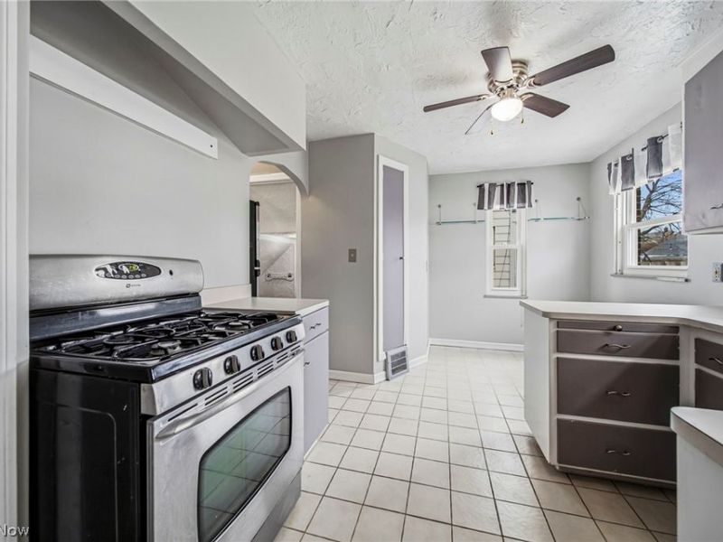 94 E 217th Street, Euclid, OH 44123 Photo 7