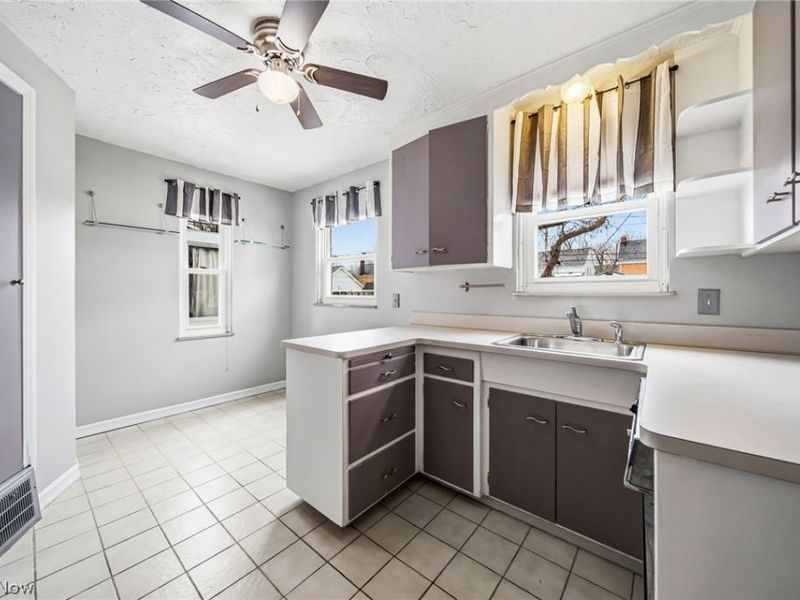 94 E 217th Street, Euclid, OH 44123 Photo 8