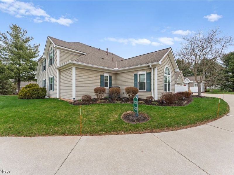 8228 Cyrus Lane, Northfield, OH 44067 Photo 3