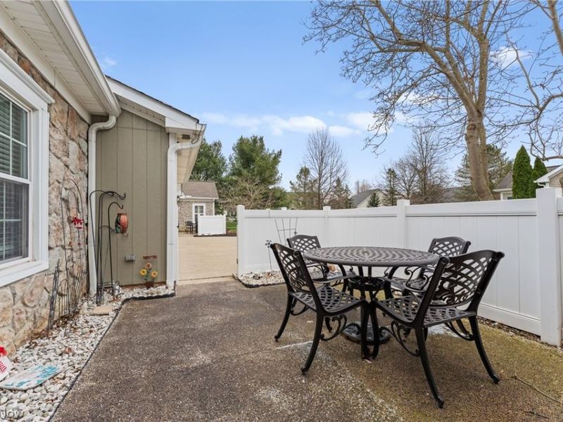 8228 Cyrus Lane, Northfield, OH 44067 Photo 4