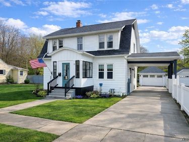 15 3rd Avenue, Franklinville, NY 14737