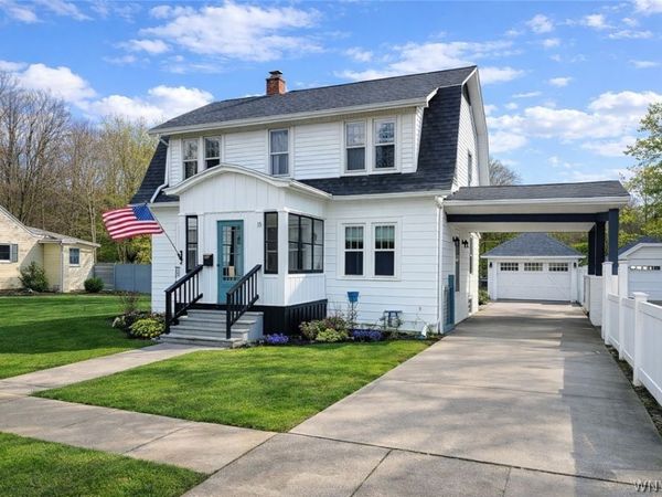 15 3rd Avenue, Franklinville, NY 14737