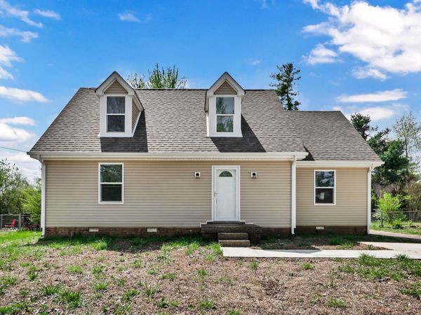 123 Cunningham Pl, Clarksville, TN 37042