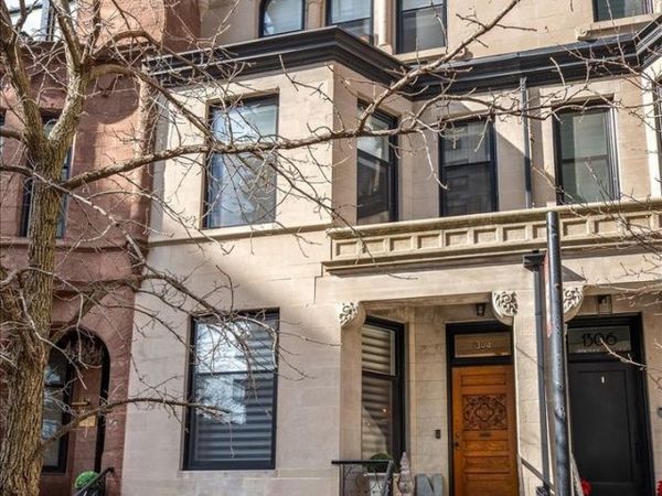 1304 N Ritchie Court , Chicago, IL 60610