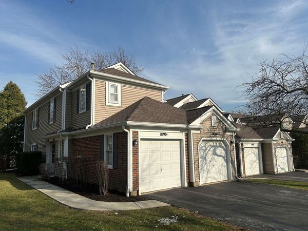 1890 Pebble Beach Circle , Elk Grove Village, IL 60007