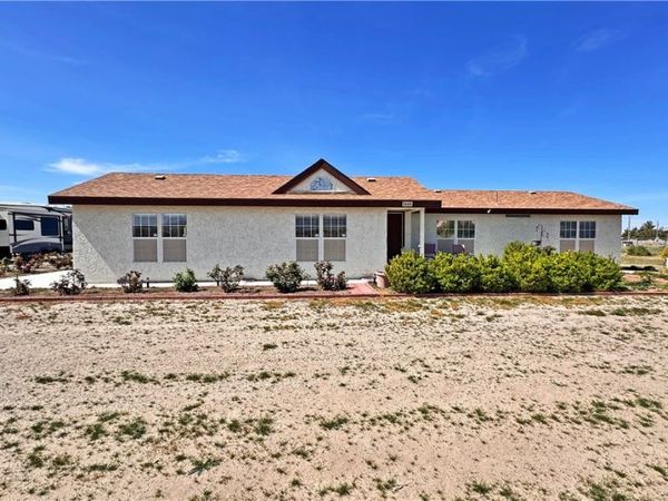2860 S Rainbow Avenue , Pahrump, NV 89048