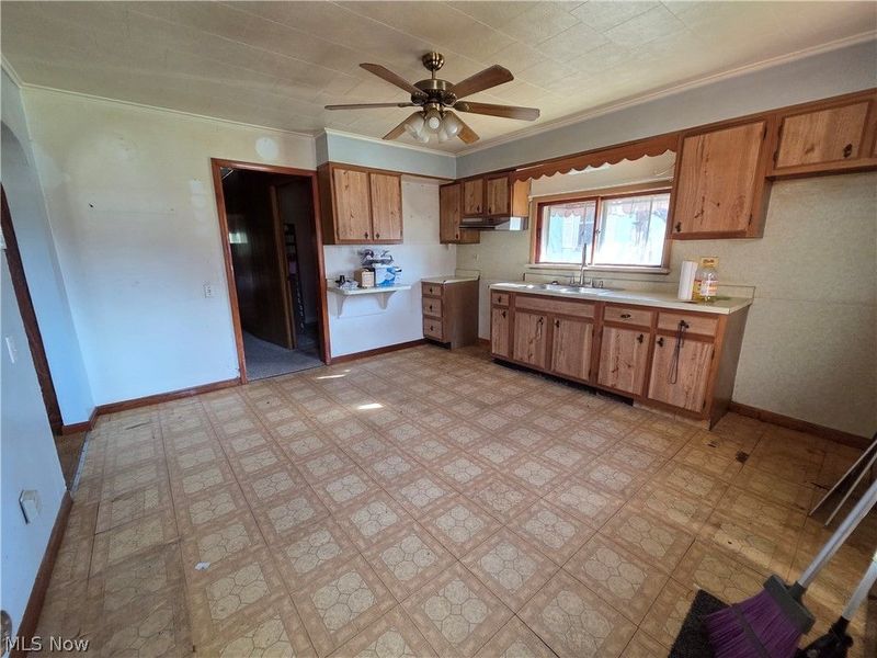 54990 Maple Avenue, Bridgeport, OH 43912 Photo 3