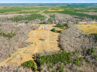 12145 S CONSTITUTION RTE, SCOTTSVILLE, VA 24590