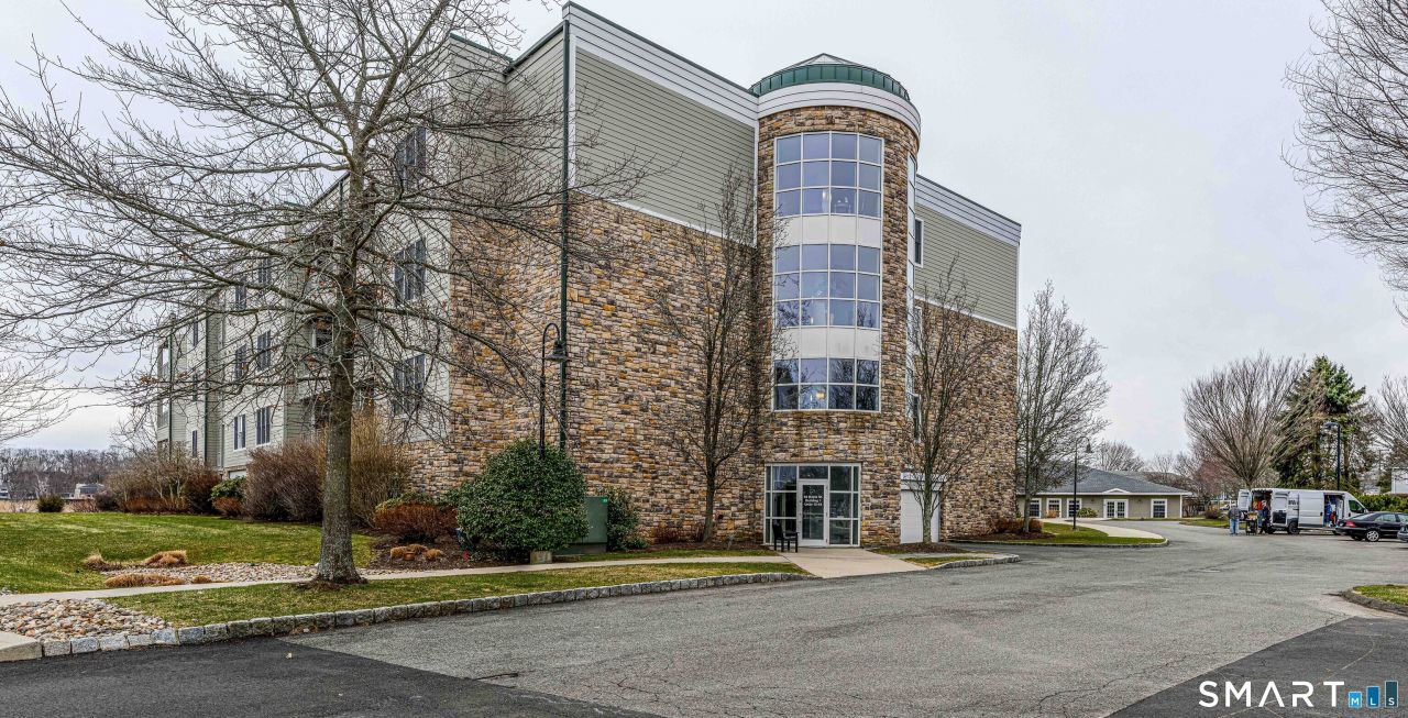 60 Maple, Unit APT 17, Branford, CT 06405 Main Photo