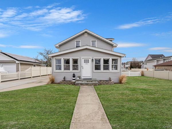 244 S Bayview Avenue , Amityville, NY 11701