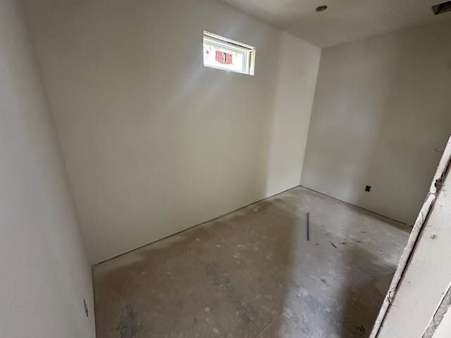 6001 - 5740 S Kings Hwy. Photo 12