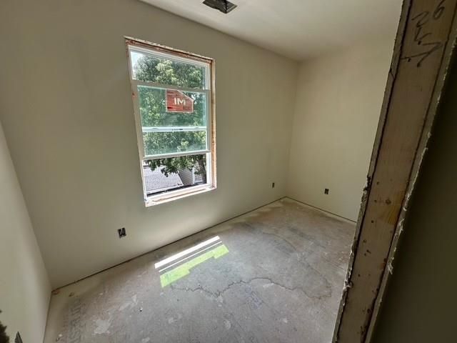 6001 - 5740 S Kings Hwy. Photo 17