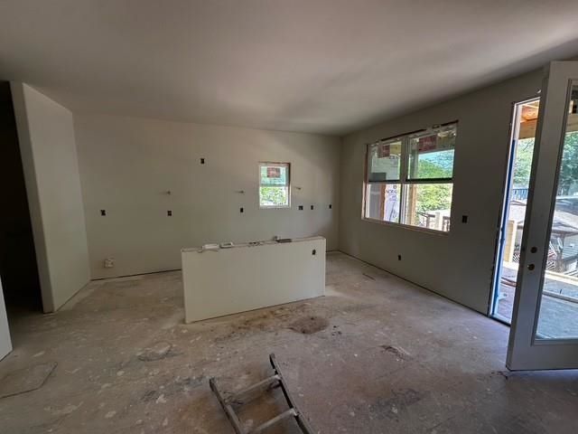 6001 - 5740 S Kings Hwy. Photo 4