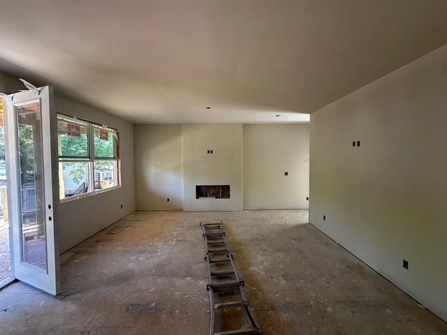 6001 - 5740 S Kings Hwy. Photo 6