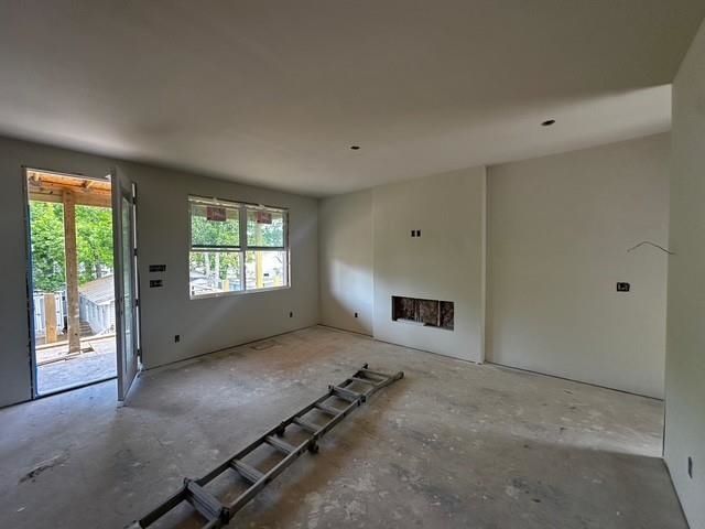 6001 - 5740 S Kings Hwy. Photo 7