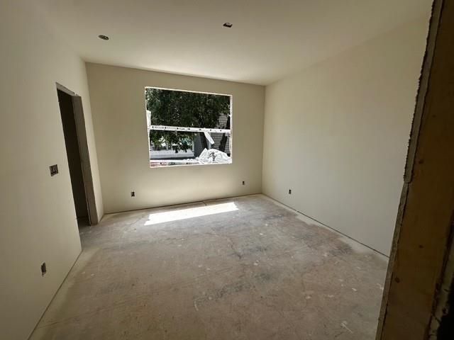 6001 - 5740 S Kings Hwy. Photo 9