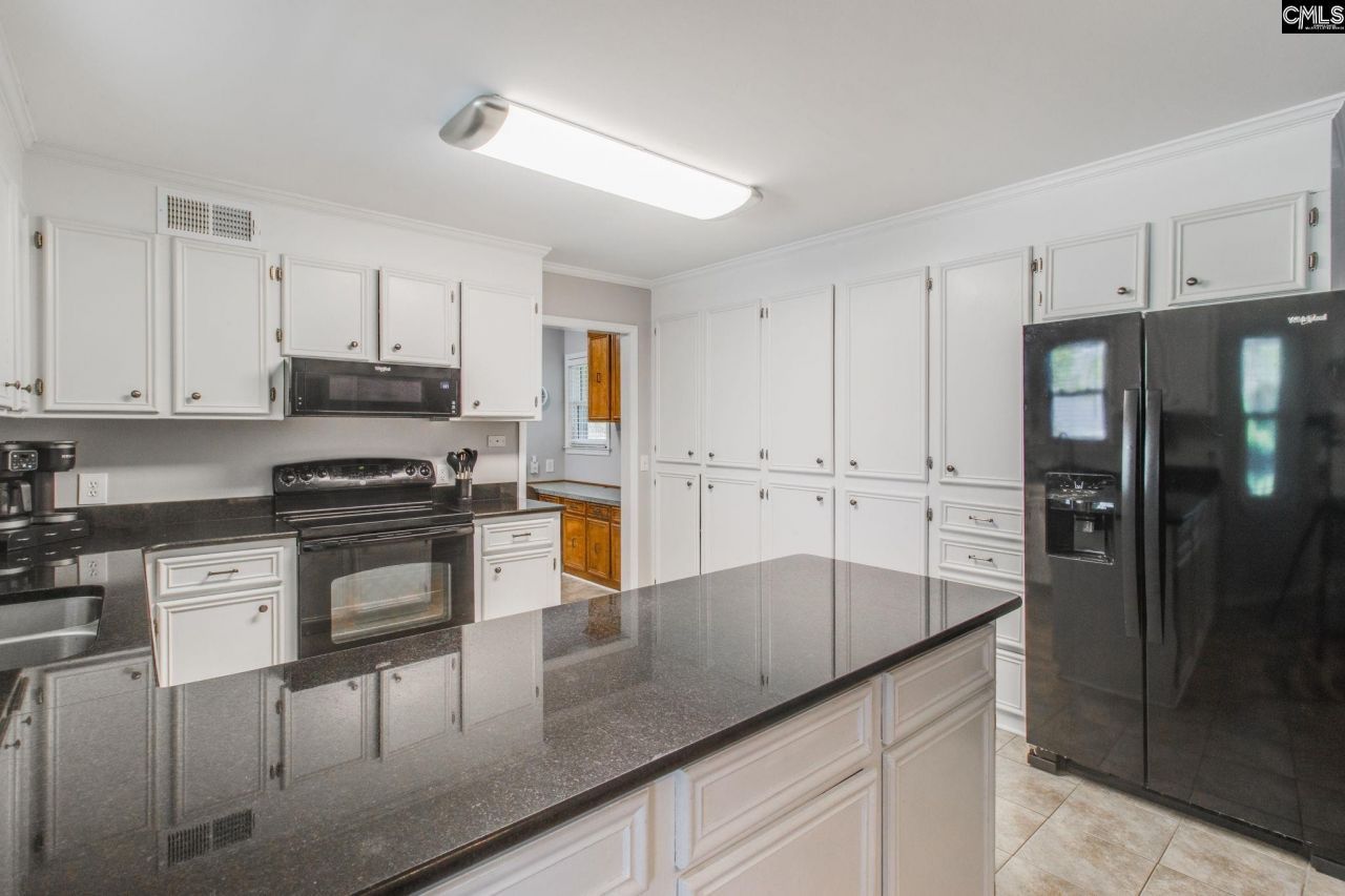 391 Park Road Photo 10