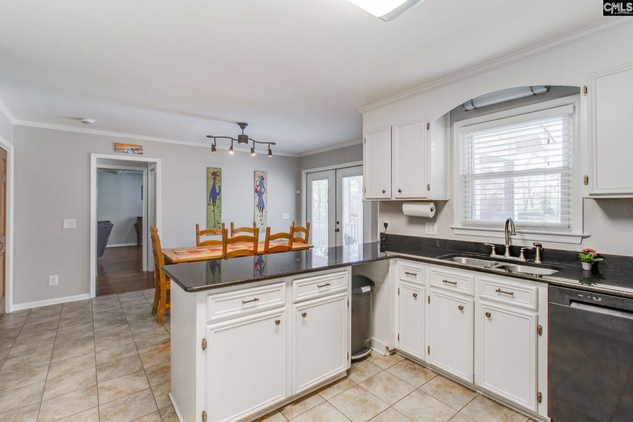 391 Park Road Photo 11