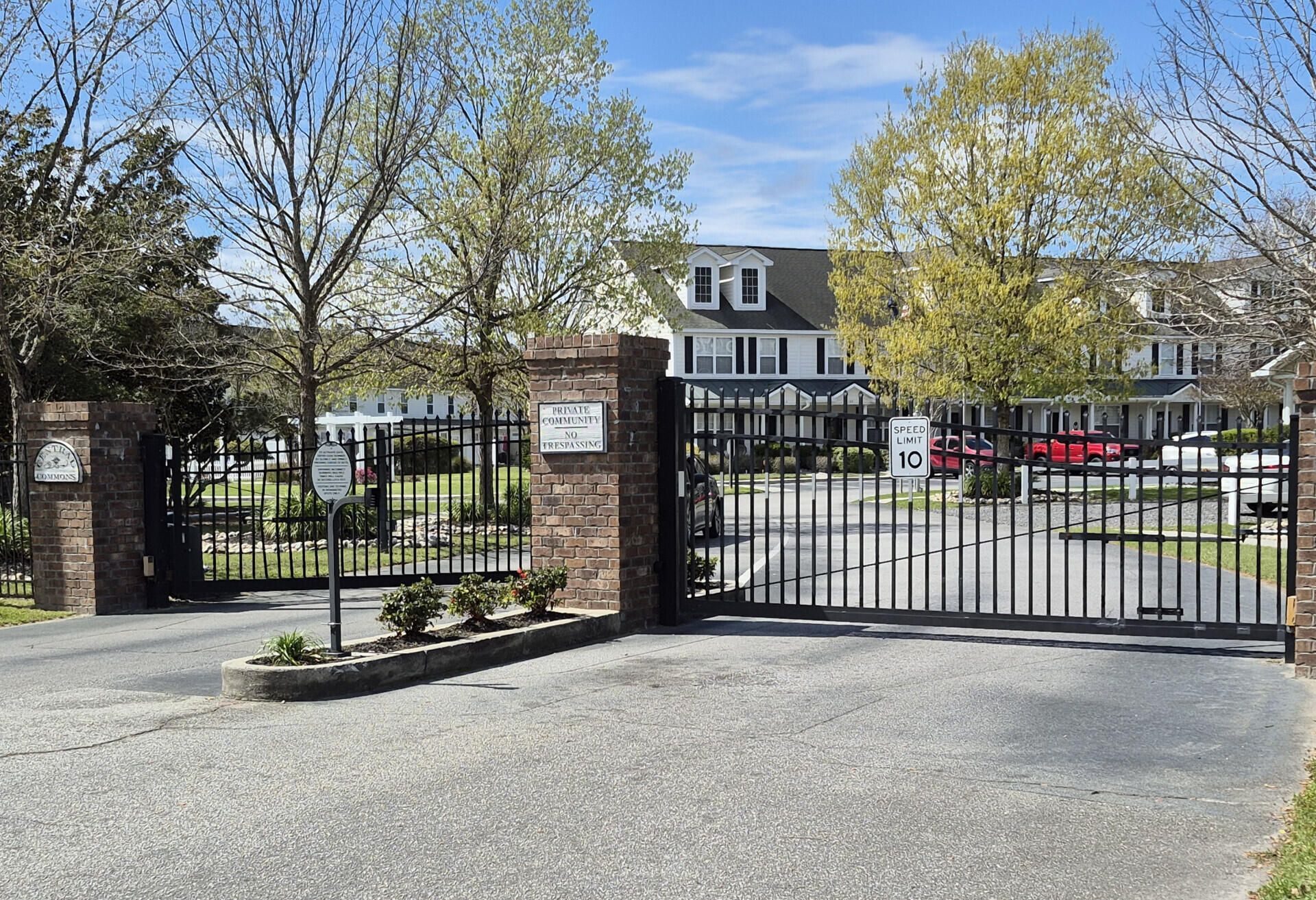 211 Hemingway Circle Photo 12