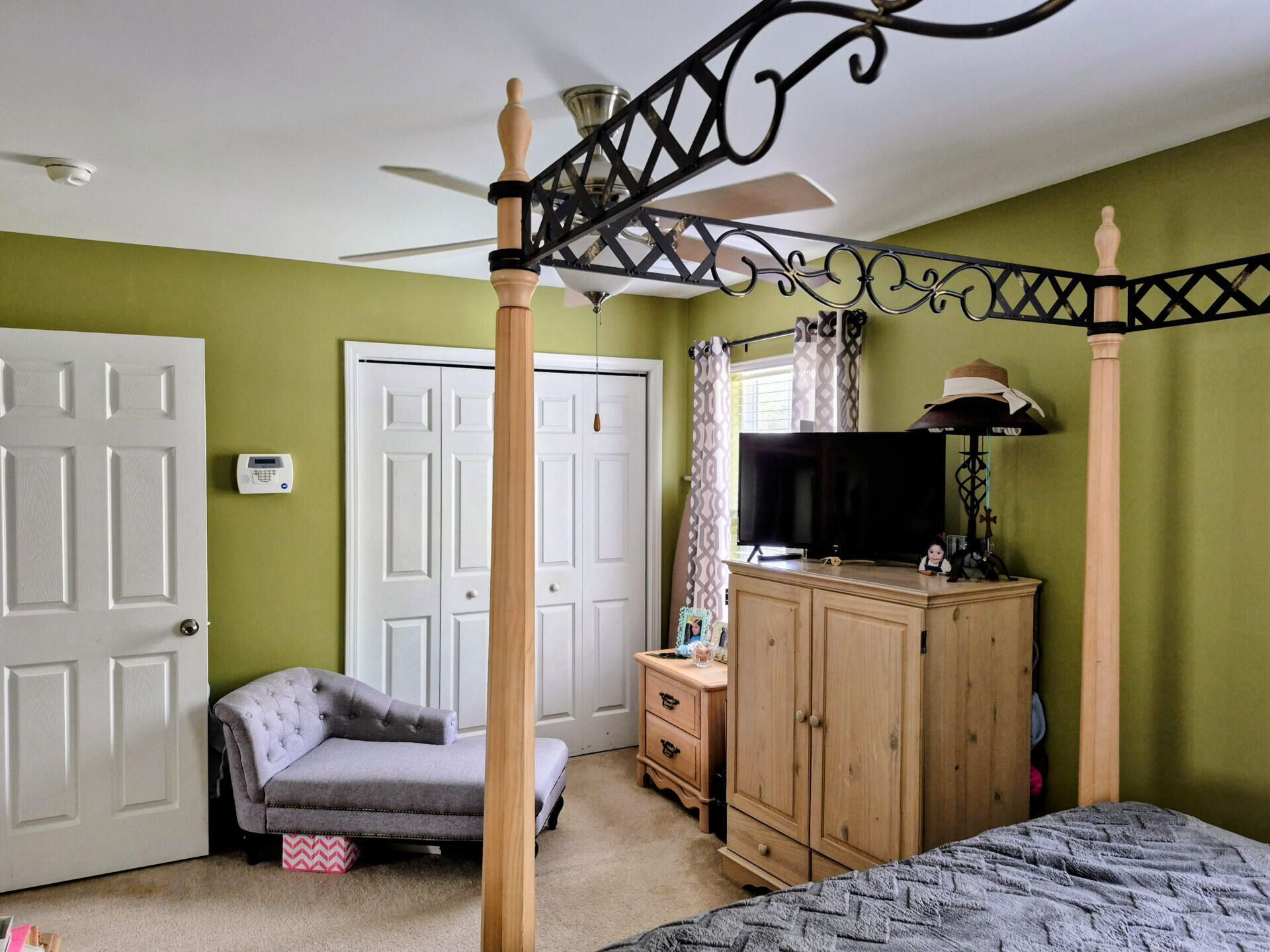 211 Hemingway Circle Photo 5