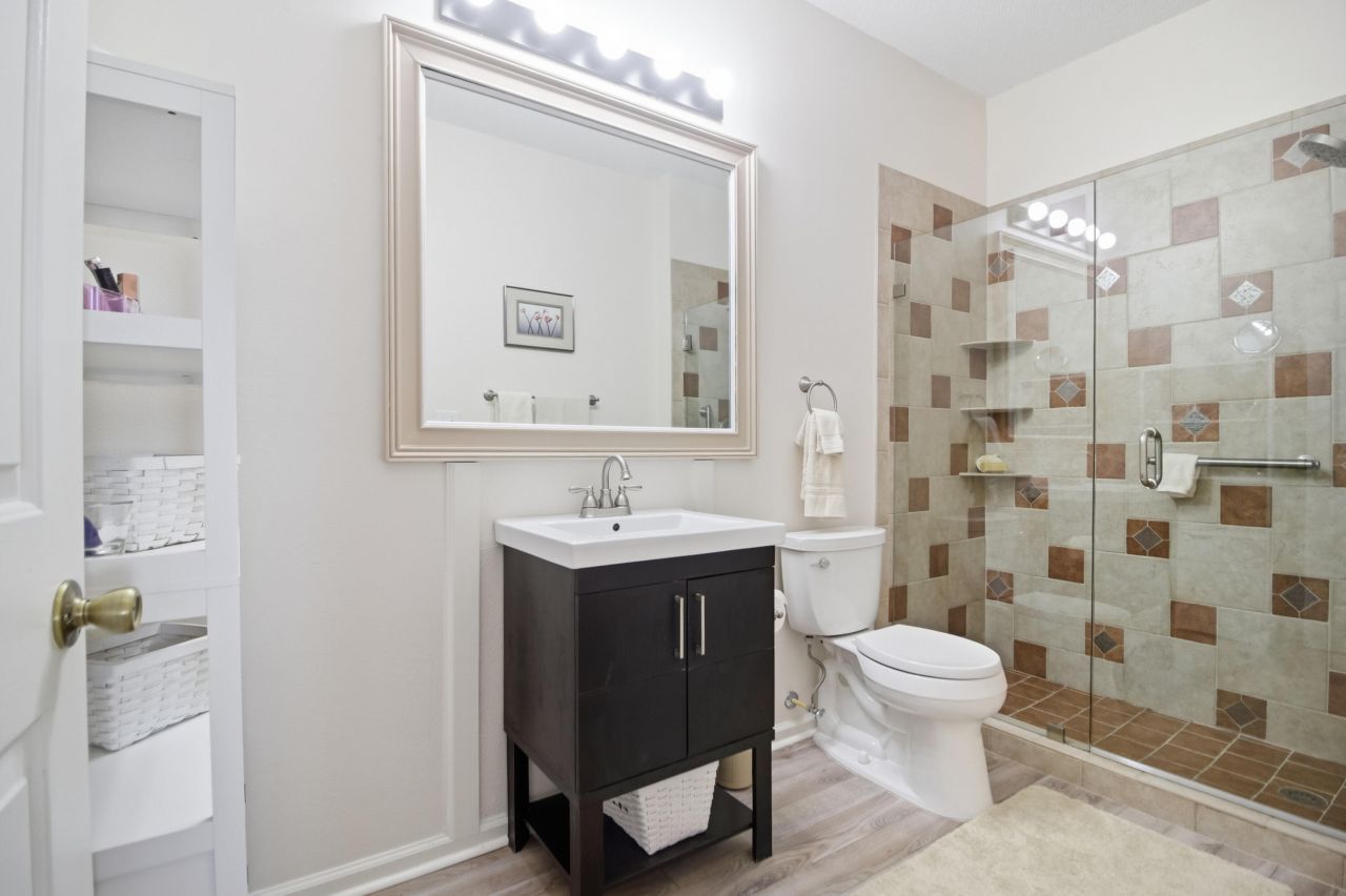 2315 Chatelain Way Photo 10