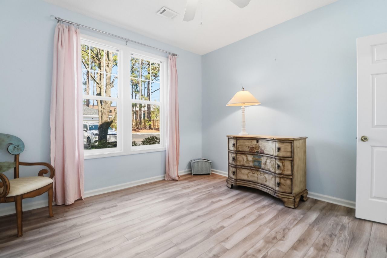 2315 Chatelain Way Photo 11