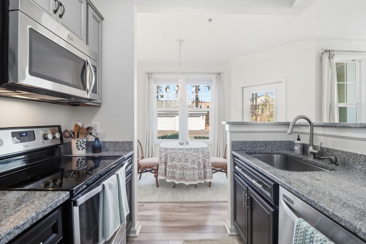 2315 Chatelain Way Photo 13