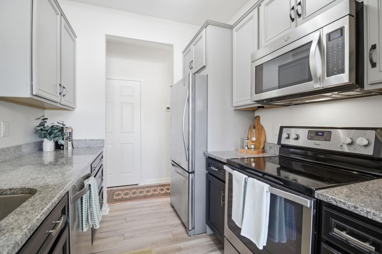 2315 Chatelain Way Photo 14