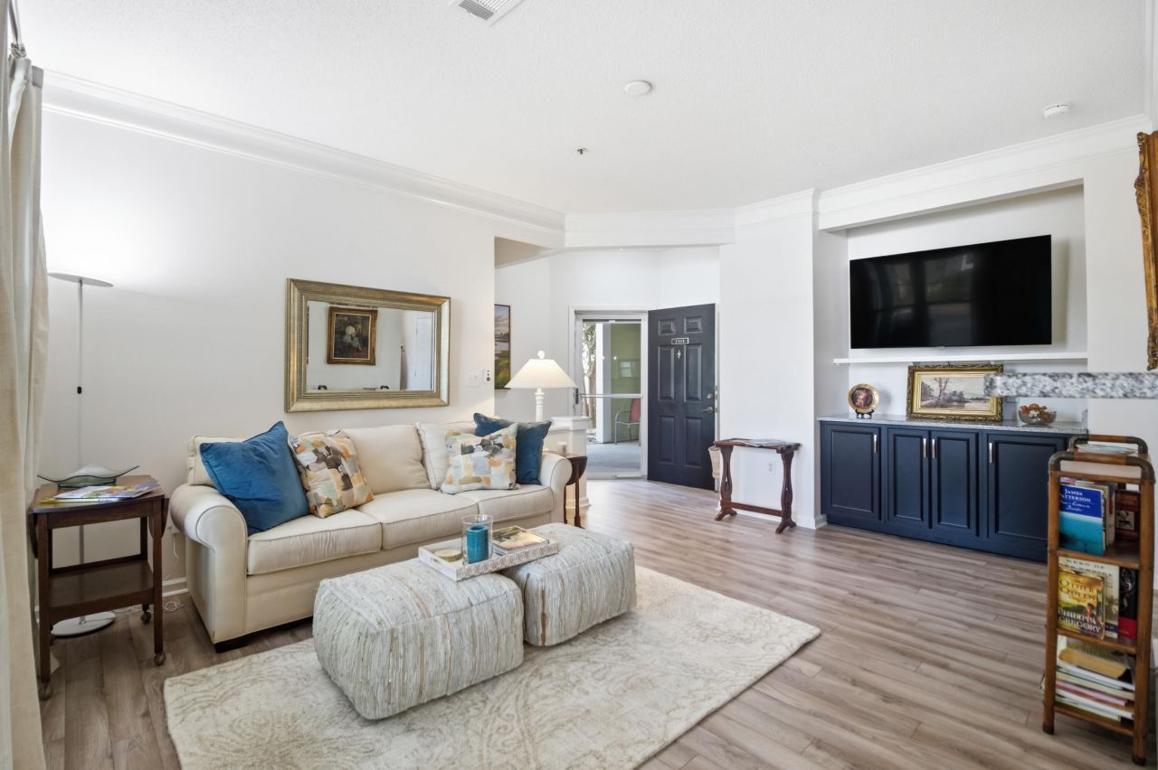 2315 Chatelain Way Photo 18