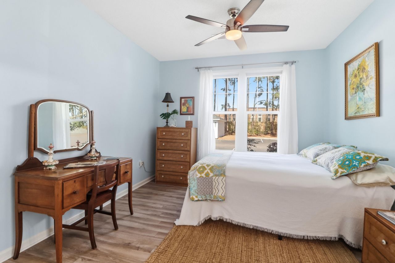 2315 Chatelain Way Photo 6