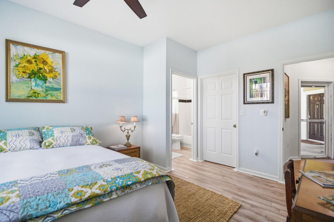 2315 Chatelain Way Photo 7