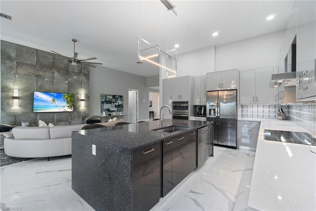 9281 Triana Ter, Unit 4, Fort Myers, FL 33912 Photo