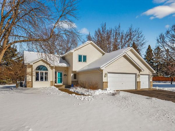 1157 Ridge Bluff Court, Chaska, MN 55318