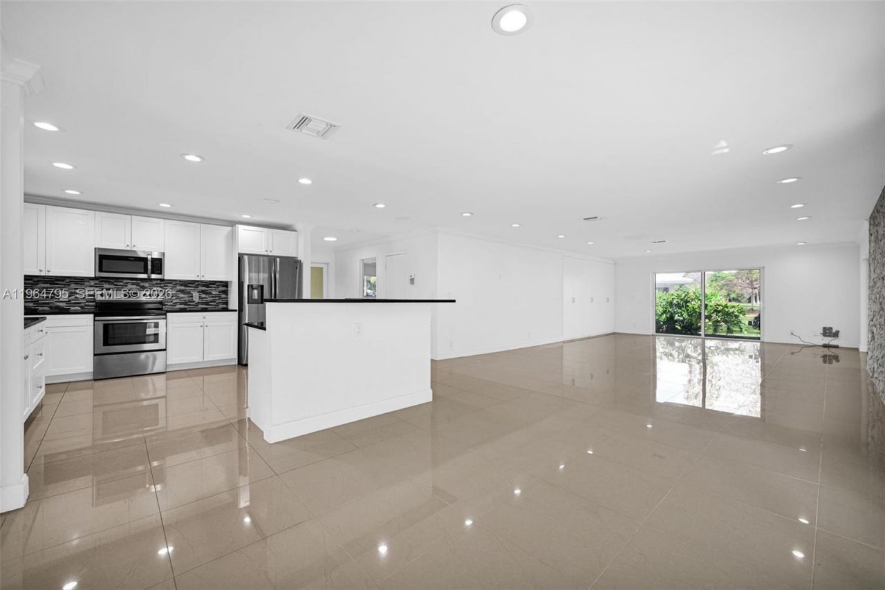 820 E Cypress Ln, Unit V-38, Pompano Beach, FL 33069 Photo