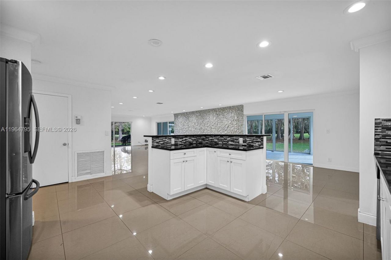 820 E Cypress Ln, Unit V-38, Pompano Beach, FL 33069 Photo