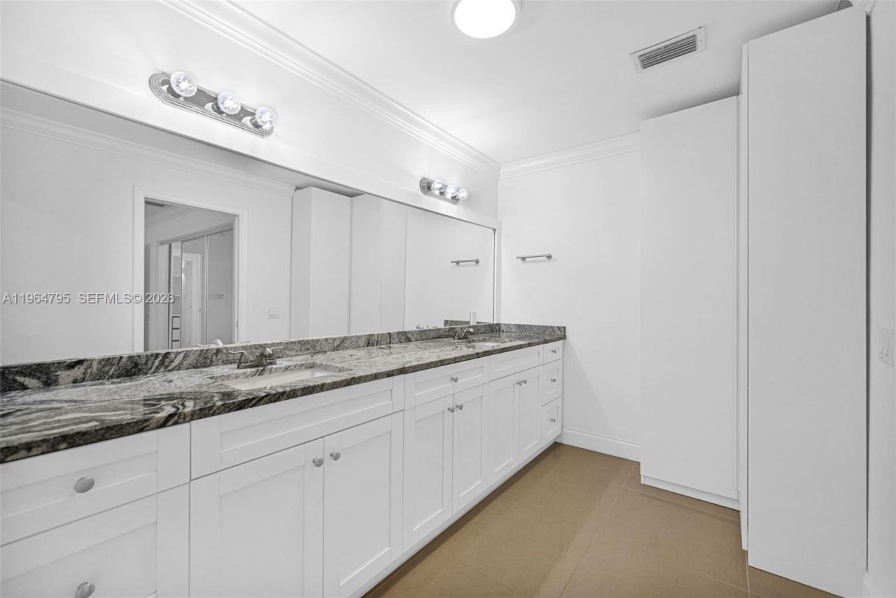 820 E Cypress Ln, Unit V-38, Pompano Beach, FL 33069 Photo