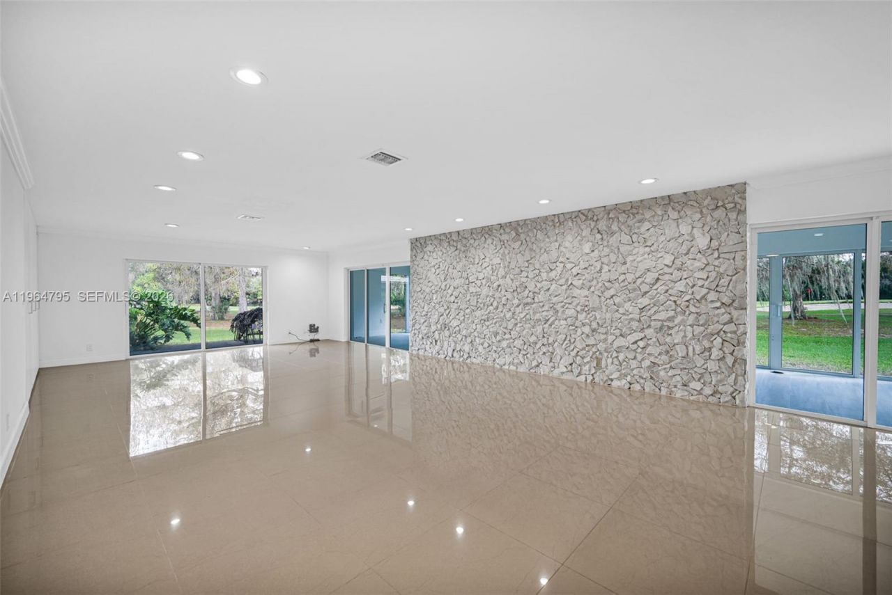 820 E Cypress Ln, Unit V-38, Pompano Beach, FL 33069 Photo