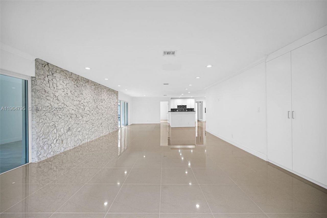 820 E Cypress Ln, Unit V-38, Pompano Beach, FL 33069 Photo