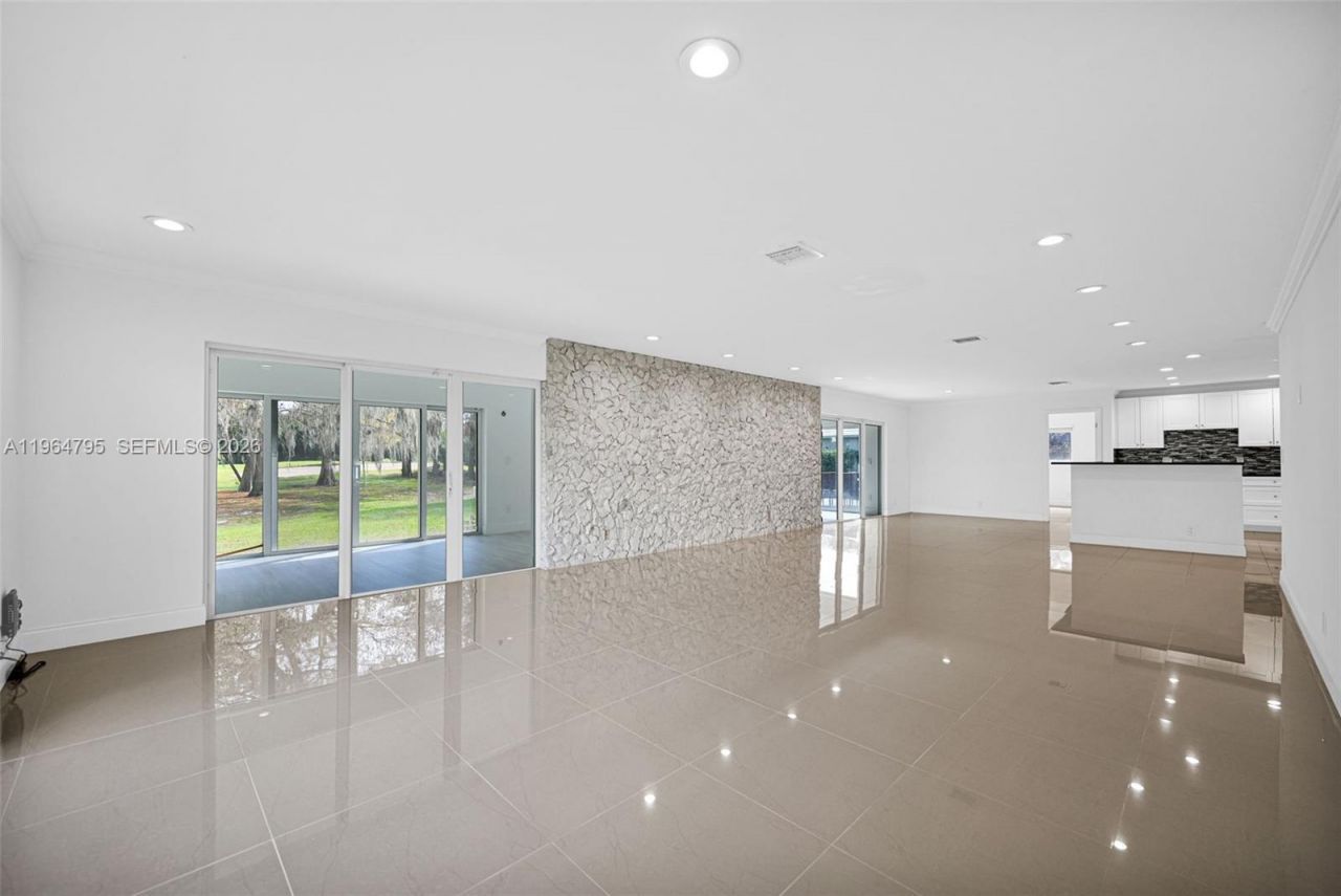 820 E Cypress Ln, Unit V-38, Pompano Beach, FL 33069 Photo