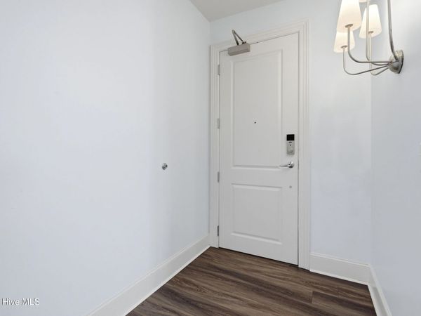 400 W North Street, Unit 810, Raleigh, NC 27603