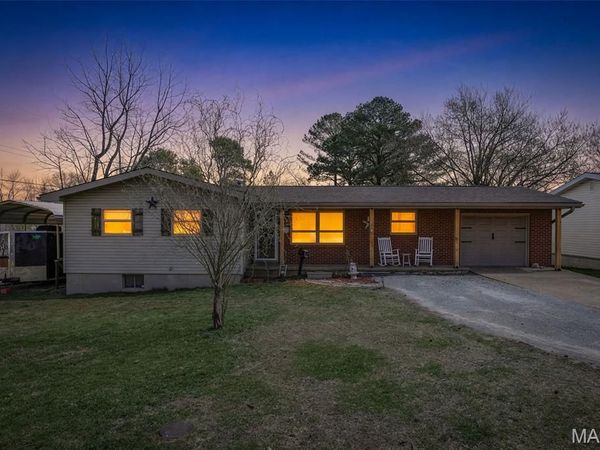 102 S Roosevelt Street, Desloge, MO 63601