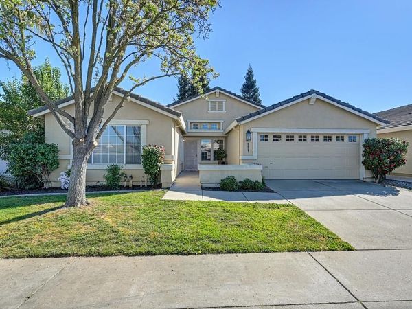 9052 Pembridge Dr, Elk Grove, CA 95624